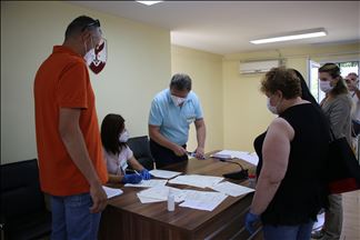 Почнa тридневното гласање на предвремените парламентарни избори во Северна Македонија