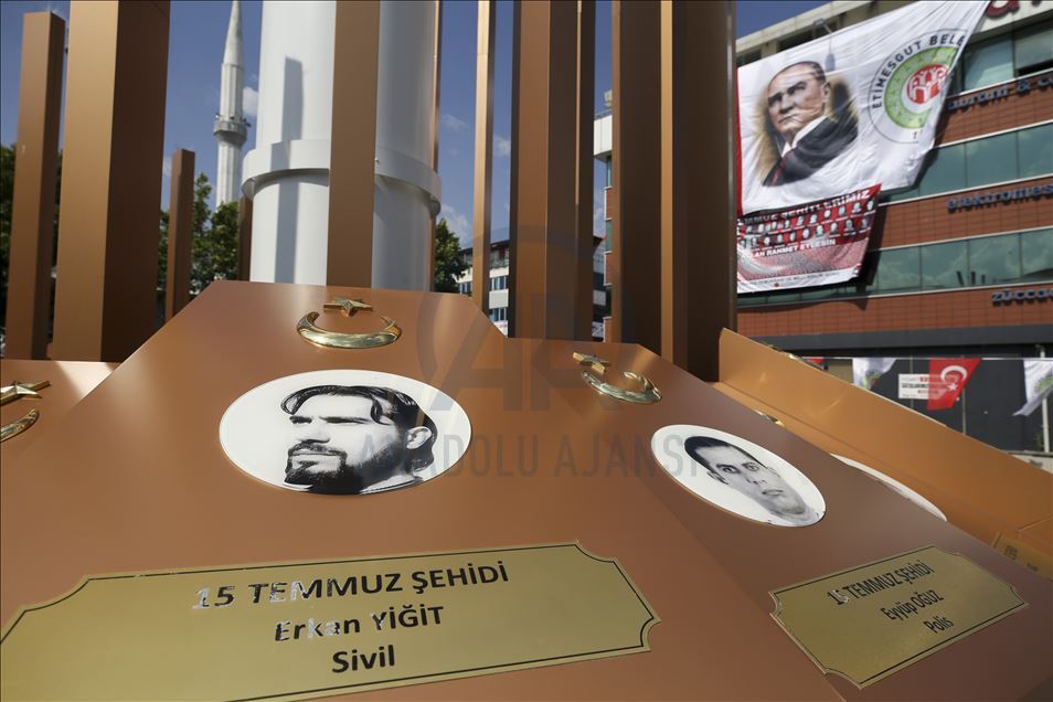 15 Temmuz şehitleri için yapılan "Demokrasi Şehitleri Anıtı" açıldı
