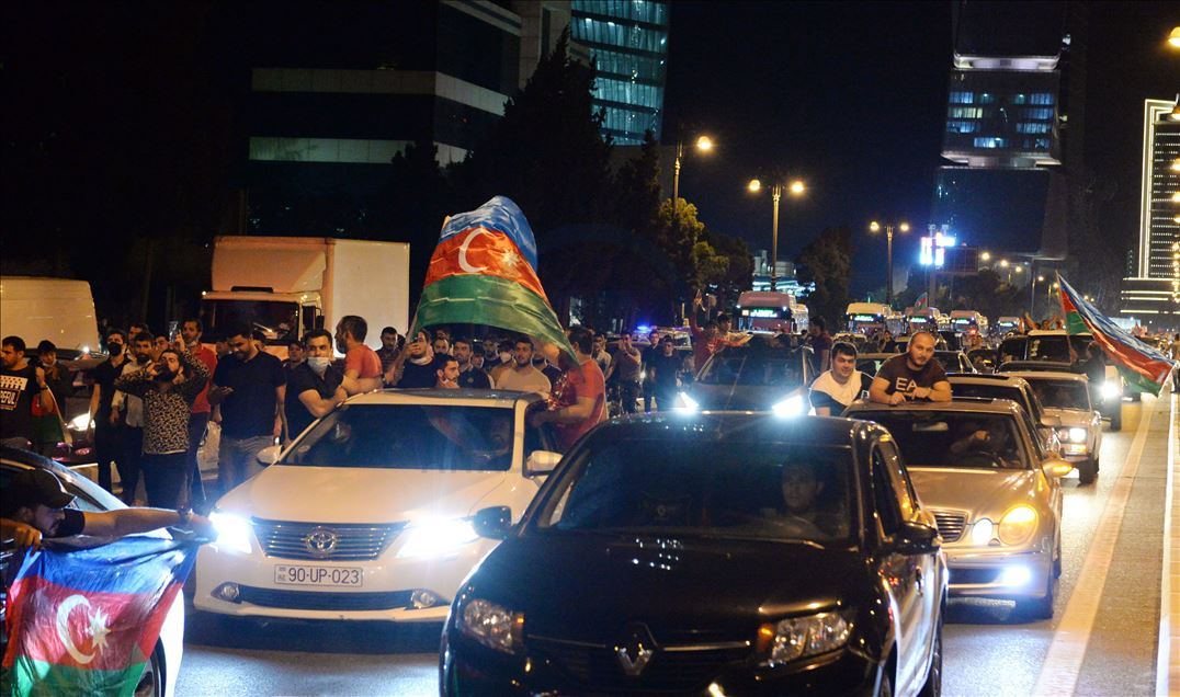 Mass protest in Baku against Armenian attacks on Azerbaijan’s army

