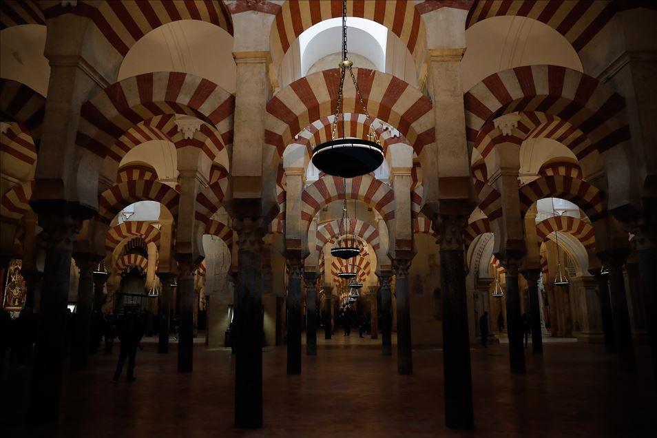 تنها کاتولیک‌ها اجازه عبادت در مسجد جامع قرطبه اسپانیا را دارند
