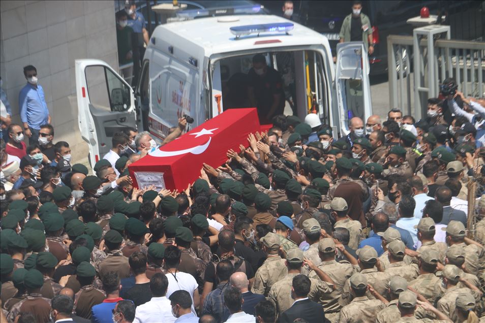 Siirt'teki operasyonda şehit olan 2 polis için tören düzenlendi
