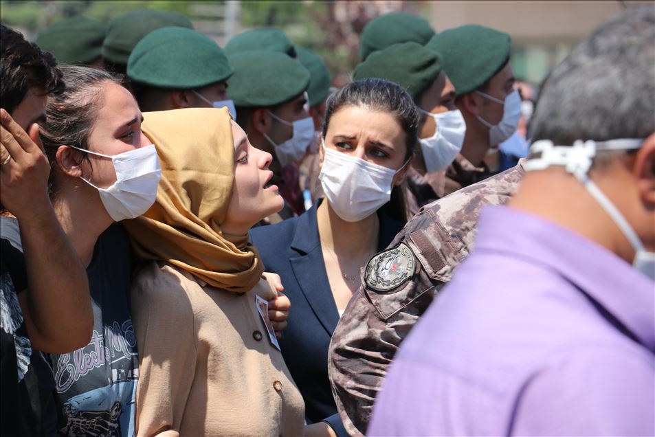 Siirt'teki operasyonda şehit olan 2 polis için tören düzenlendi