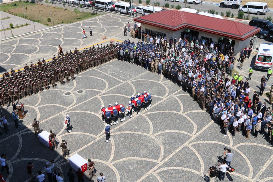 Siirt'teki operasyonda şehit olan 2 polis için tören düzenlendi