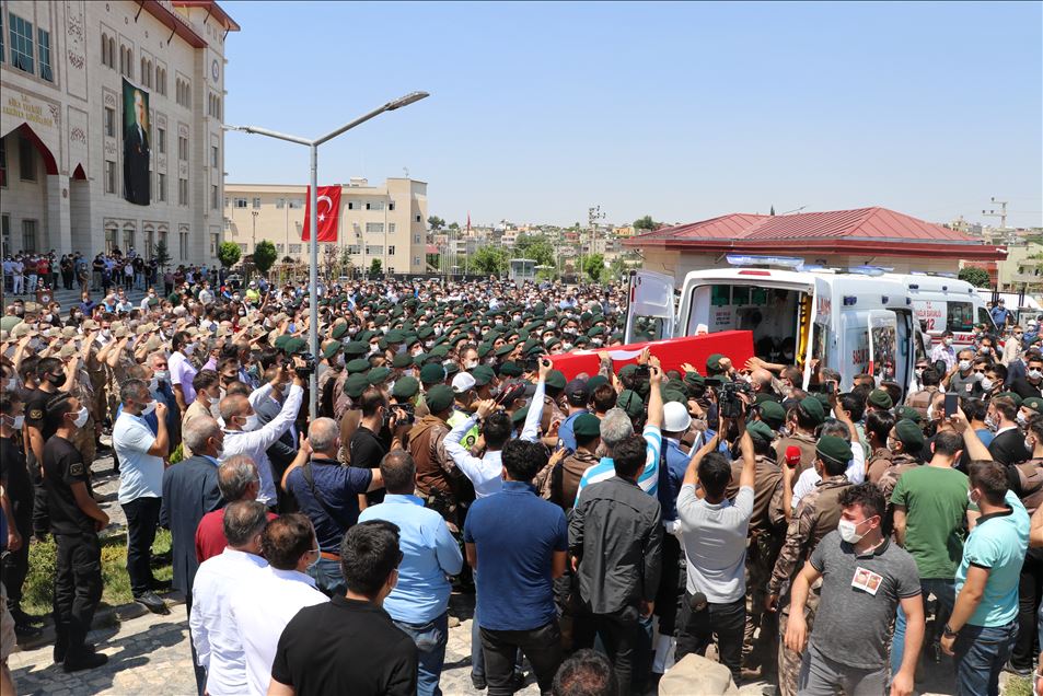 Siirt'teki operasyonda şehit olan 2 polis için tören düzenlendi