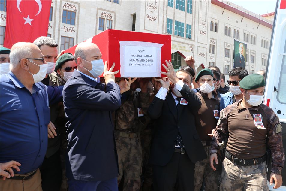 Siirt'teki operasyonda şehit olan 2 polis için tören düzenlendi