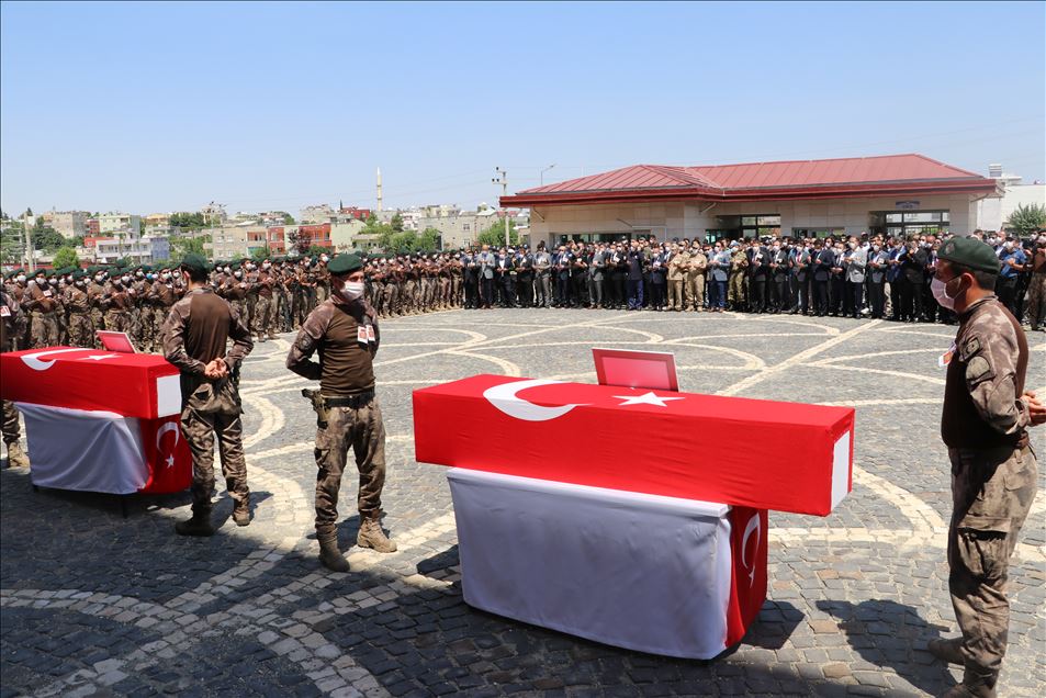Siirt'teki operasyonda şehit olan 2 polis için tören düzenlendi