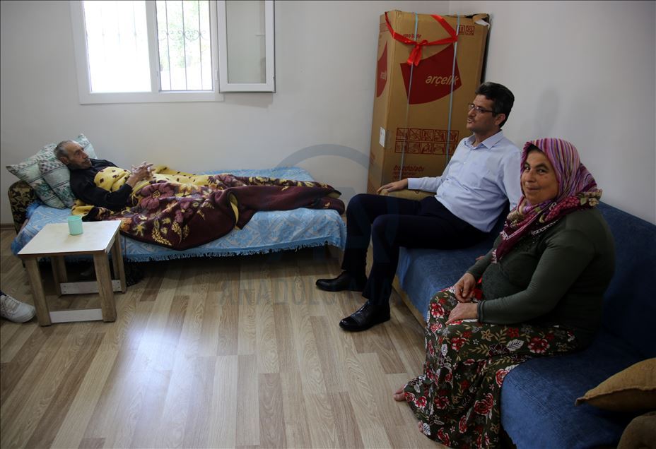"Vefa'lı öğretmenlerin" desteğiyle evleri yenilendi