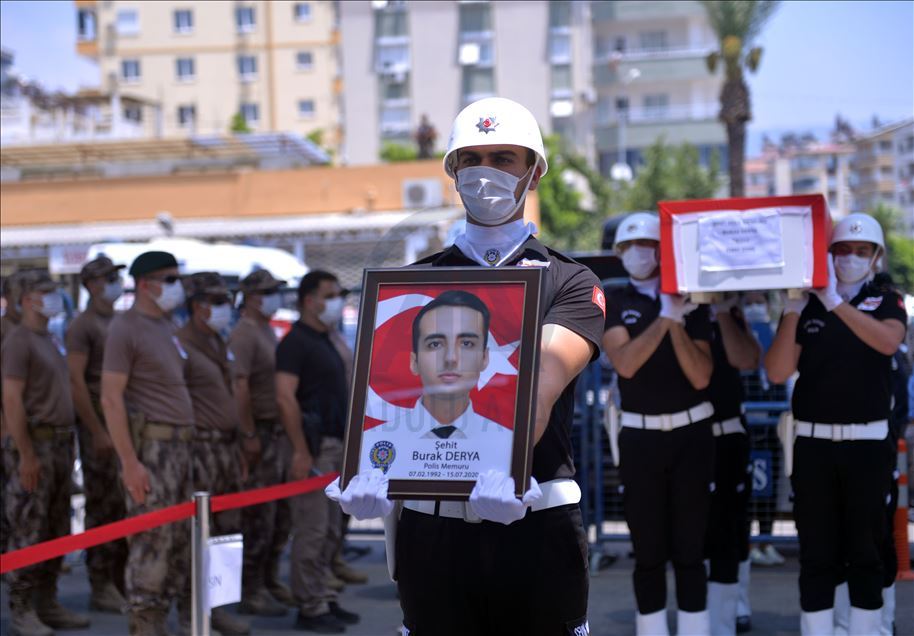 Van'da düşen uçakta şehit olan polis memuru Mersin'de son yolculuğuna uğurlandı