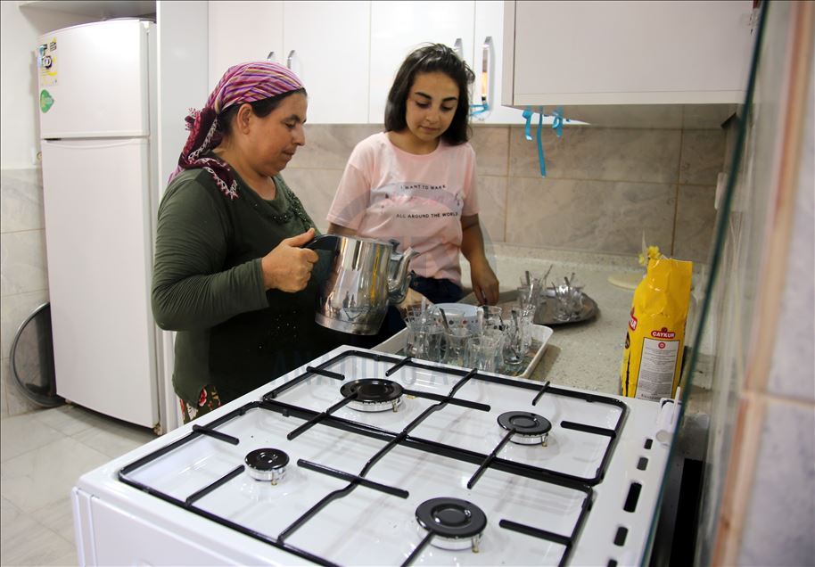 "Vefa'lı öğretmenlerin" desteğiyle evleri yenilendi