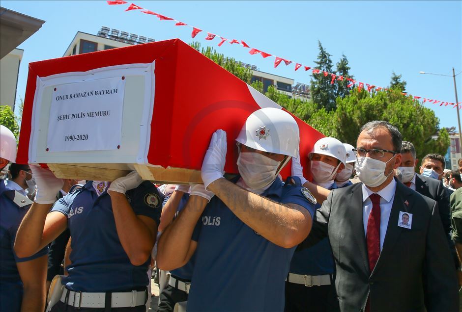 Van'da düşen uçakta şehit olan polis memuru Manisa'da son yolculuğuna uğurlandı