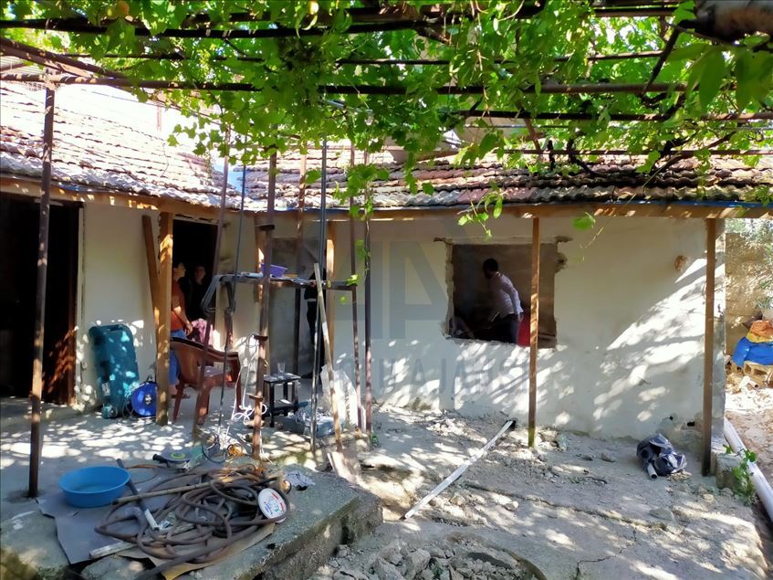 "Vefa'lı öğretmenlerin" desteğiyle evleri yenilendi