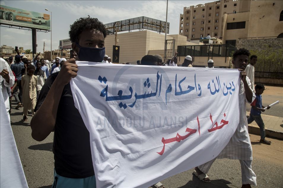 Sudan'da dini konulardaki reformlar protesto edildi