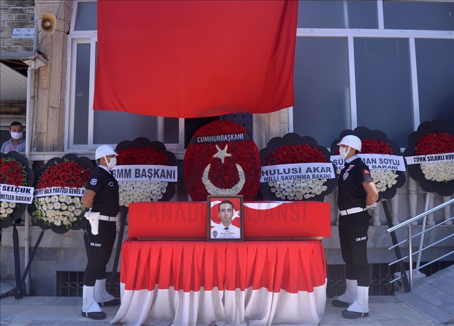 Van'da düşen uçakta şehit olan polis memuru Mersin'de son yolculuğuna uğurlandı