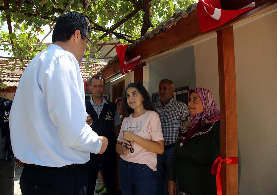 "Vefa'lı öğretmenlerin" desteğiyle evleri yenilendi