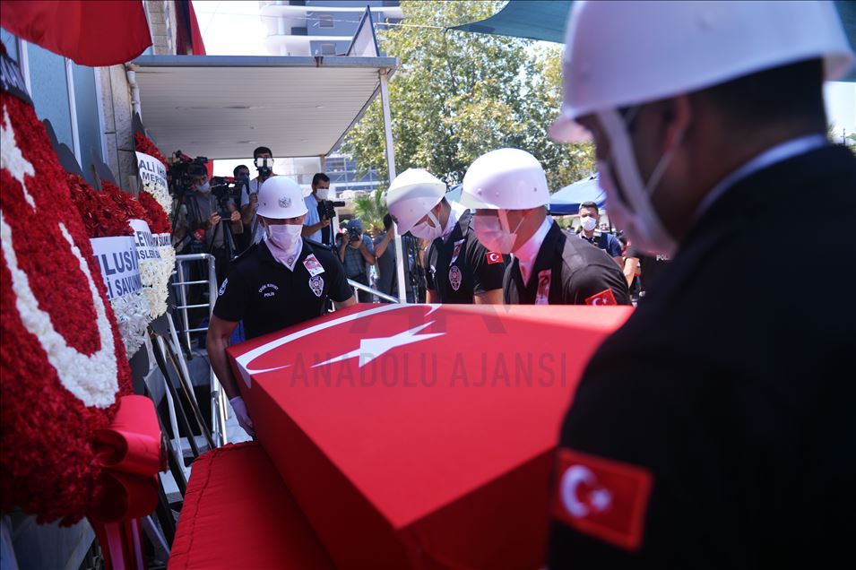 Van'da düşen uçakta şehit olan polis memuru Mersin'de son yolculuğuna uğurlandı