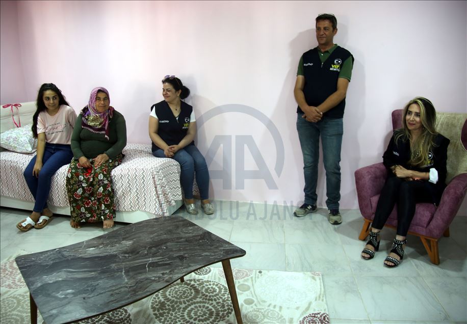 "Vefa'lı öğretmenlerin" desteğiyle evleri yenilendi
