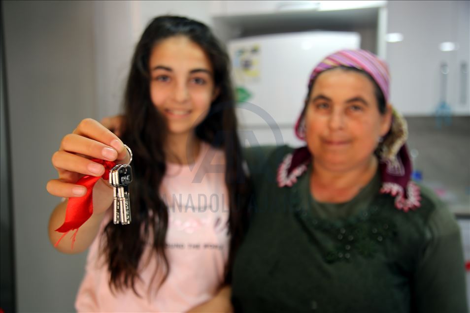 "Vefa'lı öğretmenlerin" desteğiyle evleri yenilendi