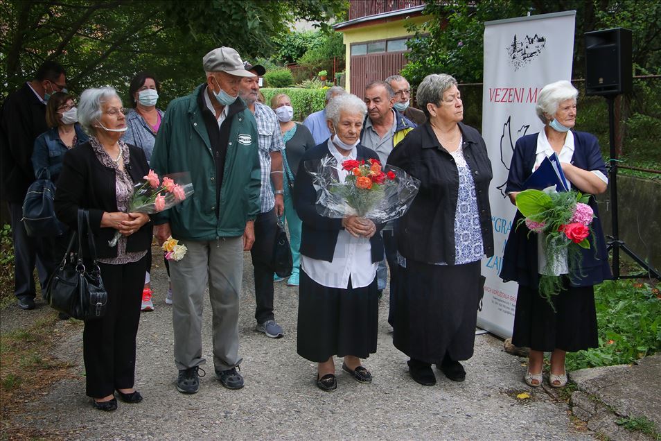 Banjalučani spuštanjem cvijeća u Vrbas odali poštu svim civilnim žrtvama rata u BiH