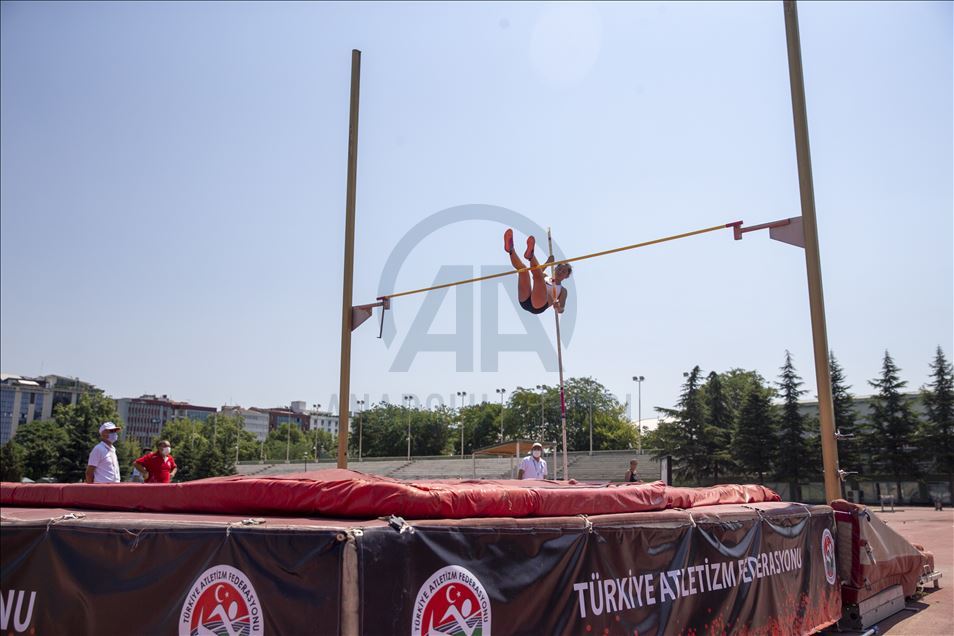 Atletizmde pist sezonu Ankara'da açıldı