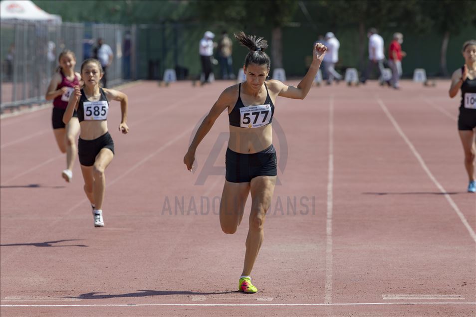 Atletizmde pist sezonu Ankara'da açıldı