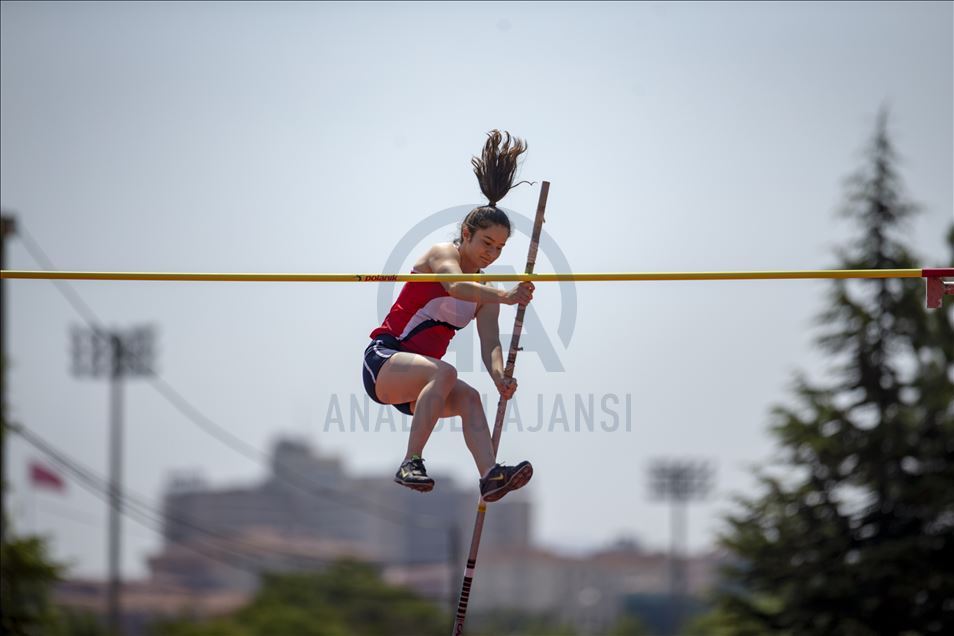 Atletizmde pist sezonu Ankara'da açıldı