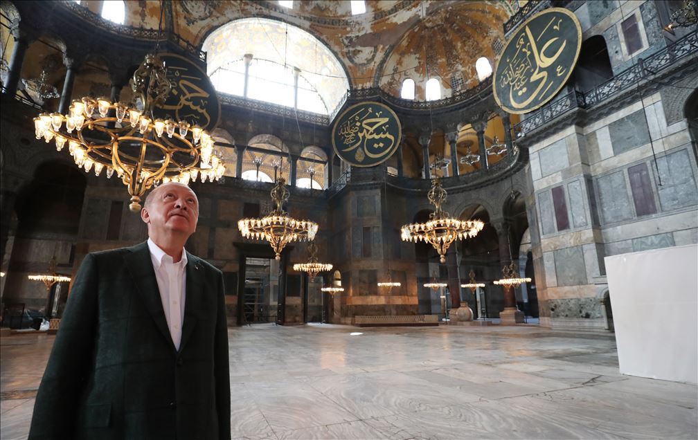 Presidenti Erdoğan viziton Xhaminë Ajasofja