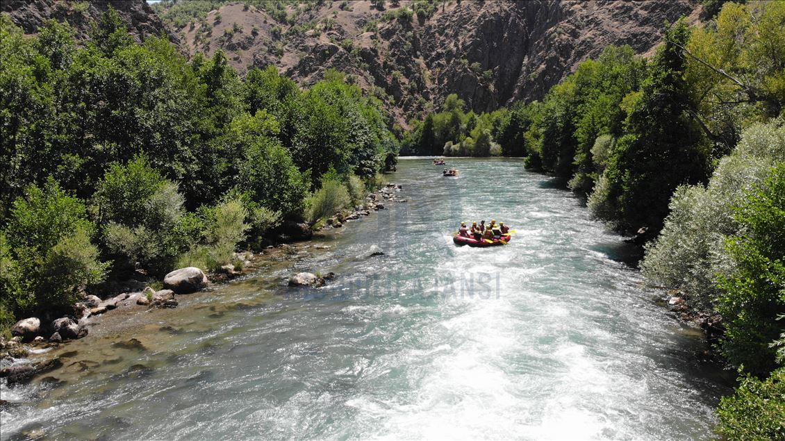 Terörden temizlenen Tunceli'de rafting ve zipline yoğun ilgi