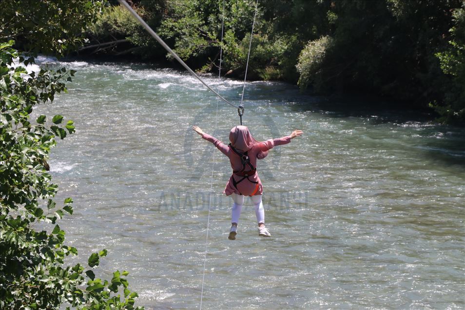 Terörden temizlenen Tunceli'de rafting ve zipline yoğun ilgi
