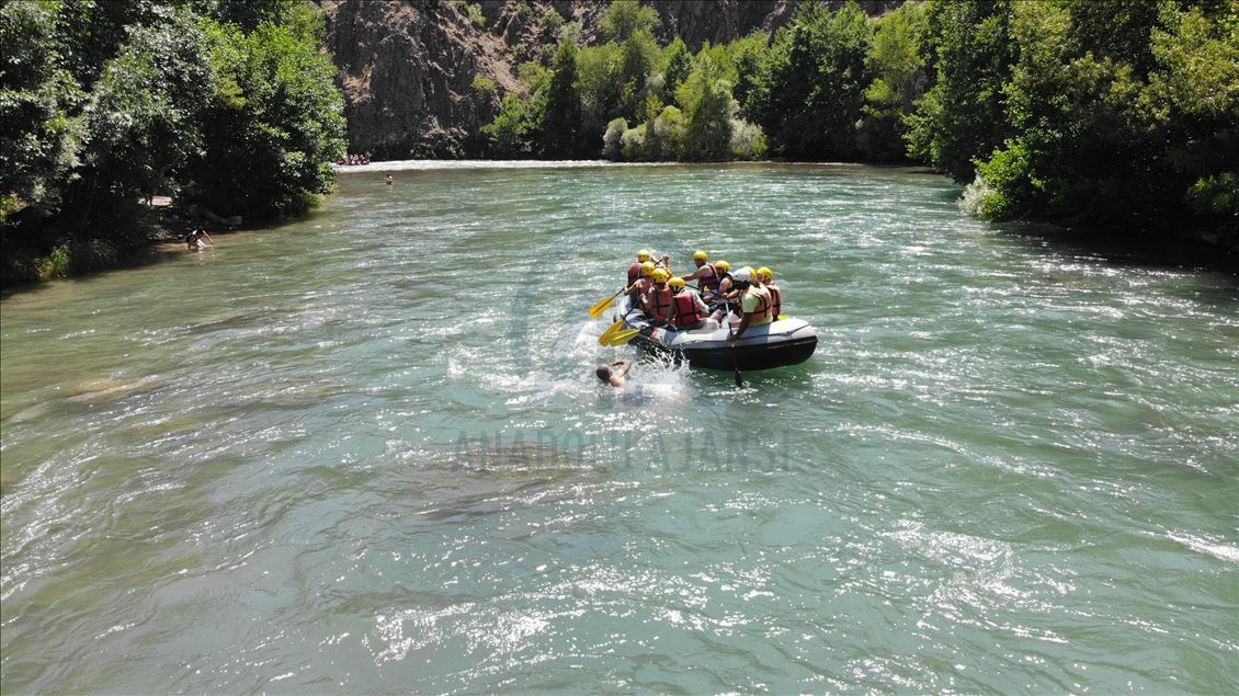 Terörden temizlenen Tunceli'de rafting ve zipline yoğun ilgi