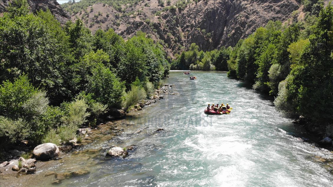 Terörden temizlenen Tunceli'de rafting ve zipline yoğun ilgi