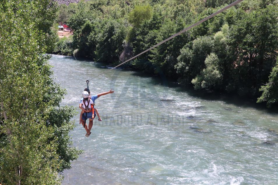 Terörden temizlenen Tunceli'de rafting ve zipline yoğun ilgi