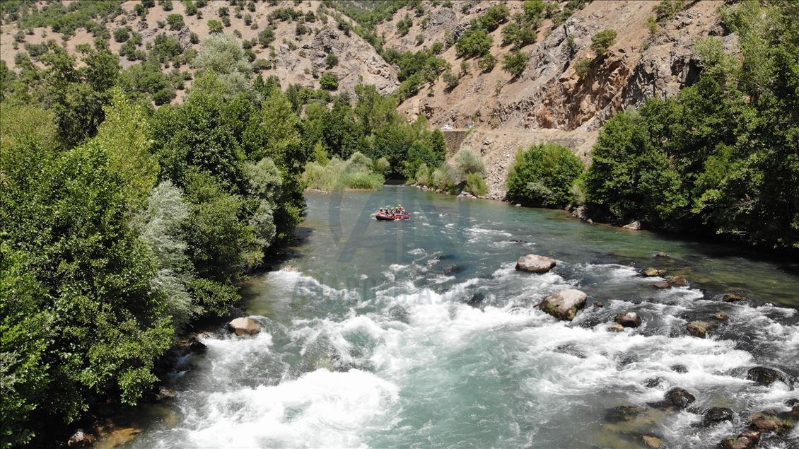 Terörden temizlenen Tunceli'de rafting ve zipline yoğun ilgi