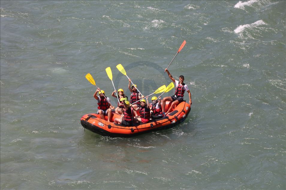 Terörden temizlenen Tunceli'de rafting ve zipline yoğun ilgi