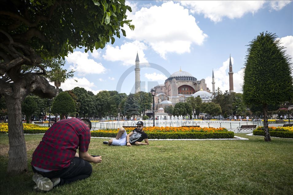 Ayasofya Camisi'nde açılış hazırlıkları sürüyor