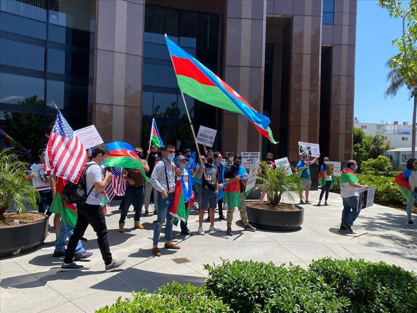 Армяне напали на азербайджанцев в Лос-Анджелесе

