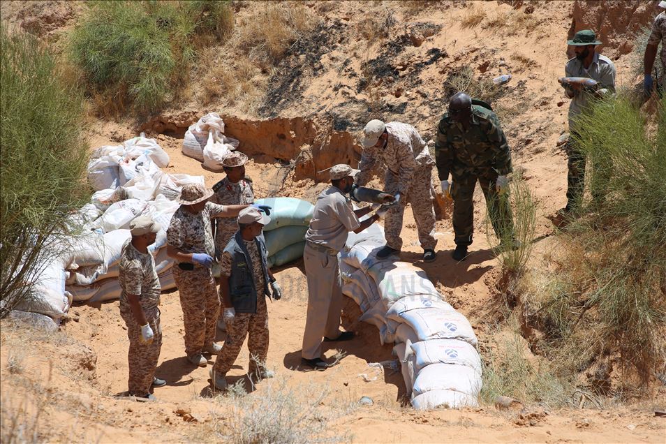 الجيش الليبي يدمر 10 أطنان من ألغام حفتر المزروعة جنوب العاصمة