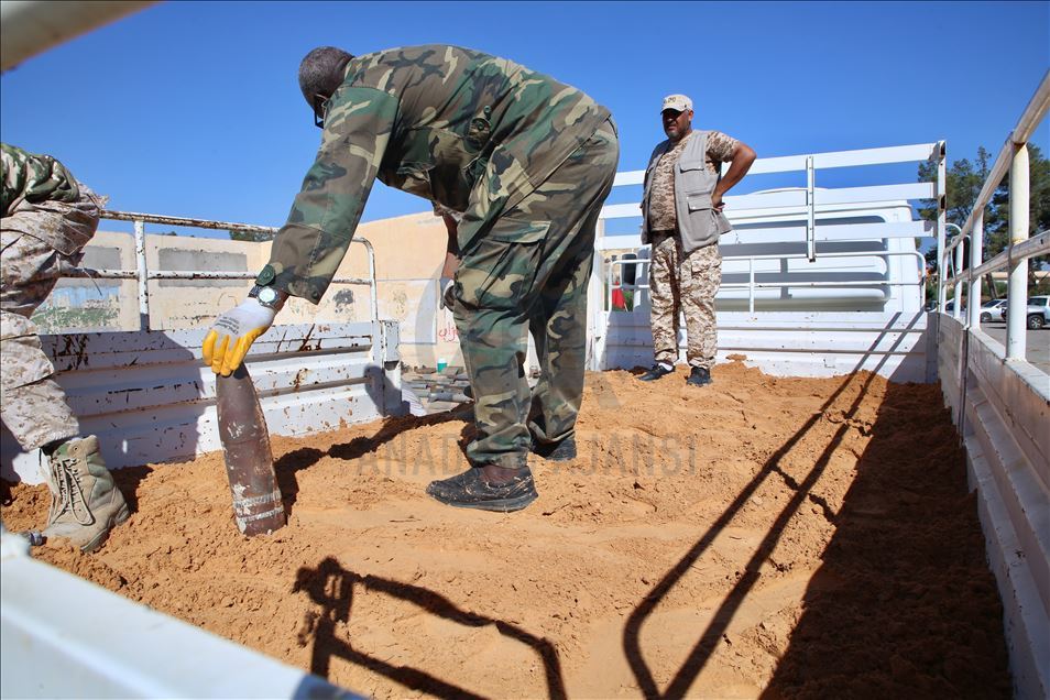 الجيش الليبي يدمر 10 أطنان من ألغام حفتر المزروعة جنوب العاصمة