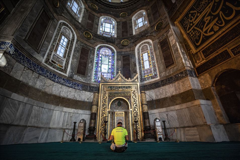 Ayasofya-i Kebir Cami-i Şerifi'ne ziyaretler sürüyor