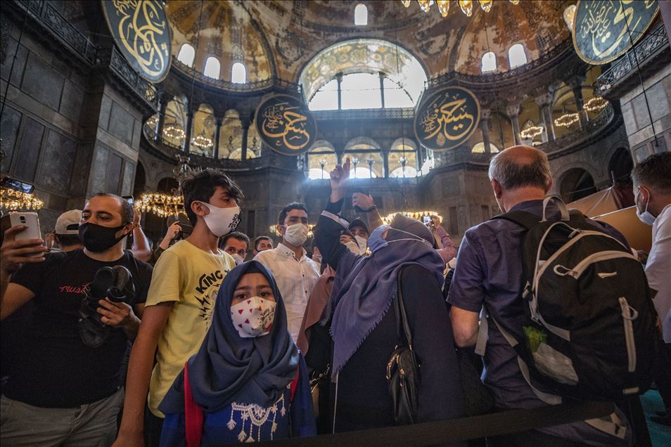 Ayasofya-i Kebir Cami-i Şerifi'ne ziyaretler sürüyor