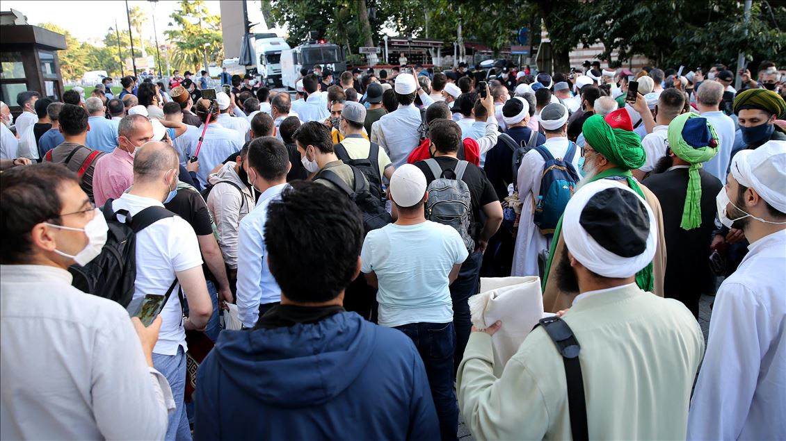 Citizens flock the Hagia Sophia Mosque for the Friday Prayer