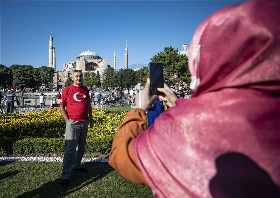 Ayasofya-i Kebir Cami-i Şerifi'ne ziyaretler sürüyor