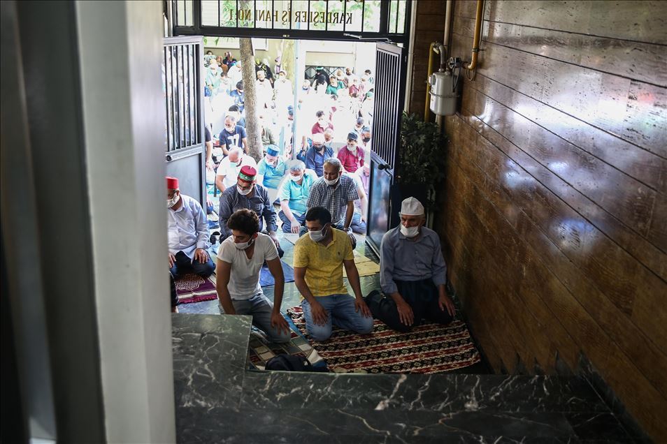 Falet namazi i parë i xhumasë në Xhaminë e Madhe të Ajasofjes pas 86 viteve

