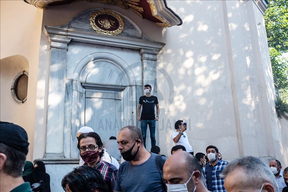 Citizens flock the Hagia Sophia Mosque for the Friday Prayer