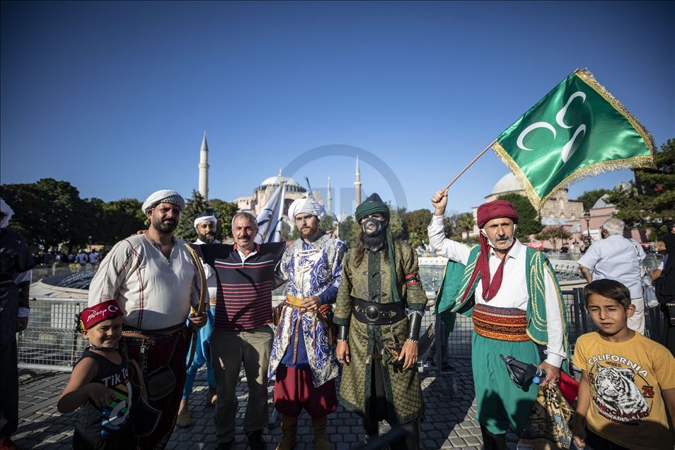 Ayasofya-i Kebir Cami-i Şerifi'ne ziyaretler sürüyor