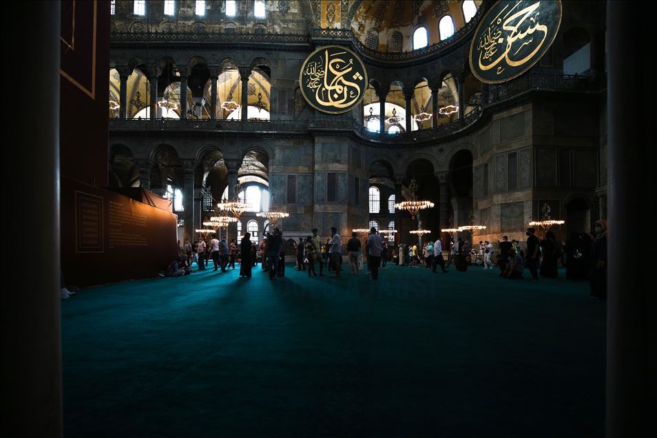 La Mezquita Santa Sofia abre sus puertas al culto después de 86 años