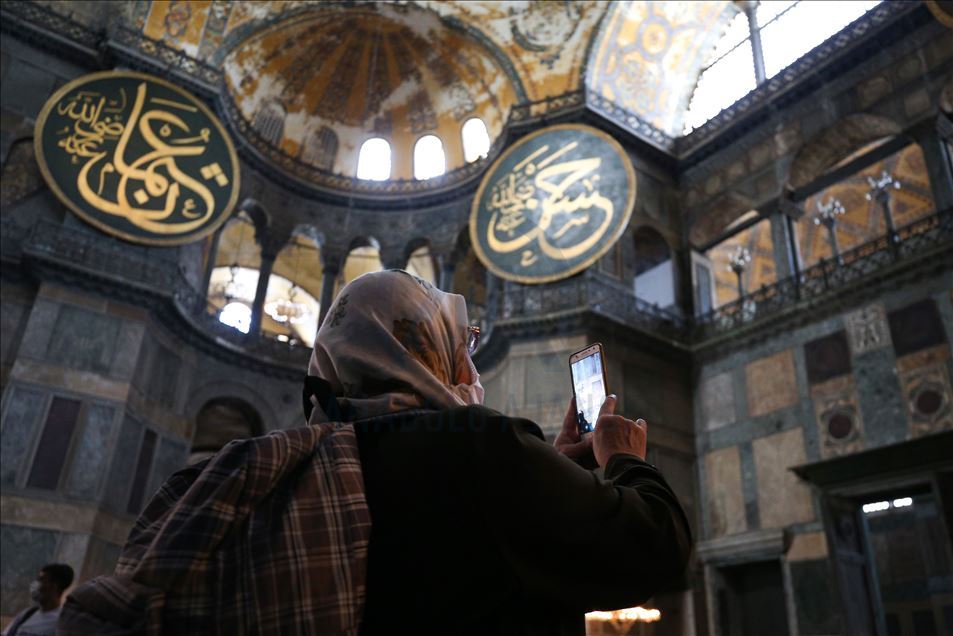 La Mezquita Santa Sofia abre sus puertas al culto después de 86 años