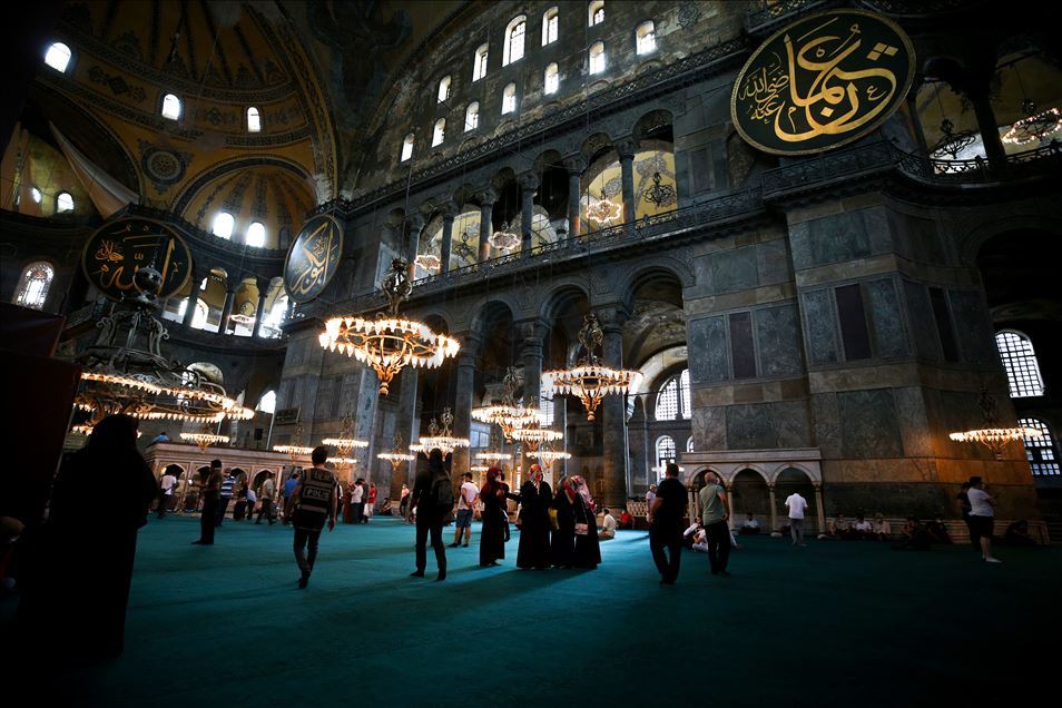 La Mezquita Santa Sofia abre sus puertas al culto después de 86 años