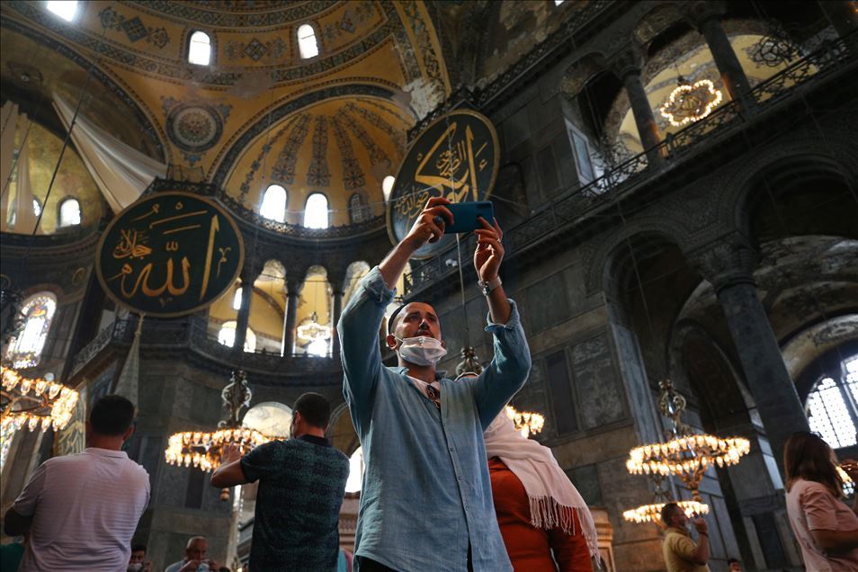 La Mezquita Santa Sofia abre sus puertas al culto después de 86 años