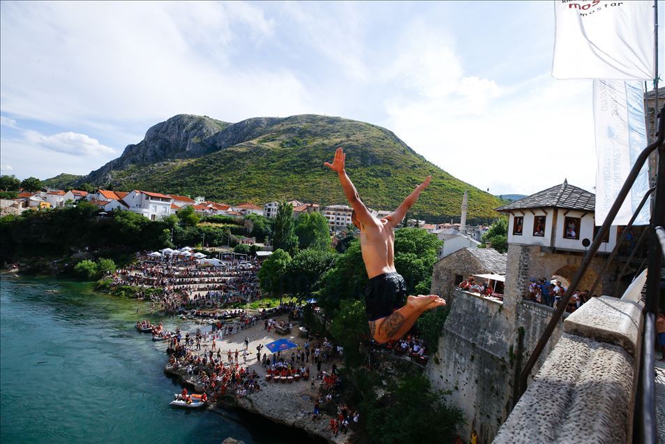 Mostar: 454. skokovi sa Starog mosta