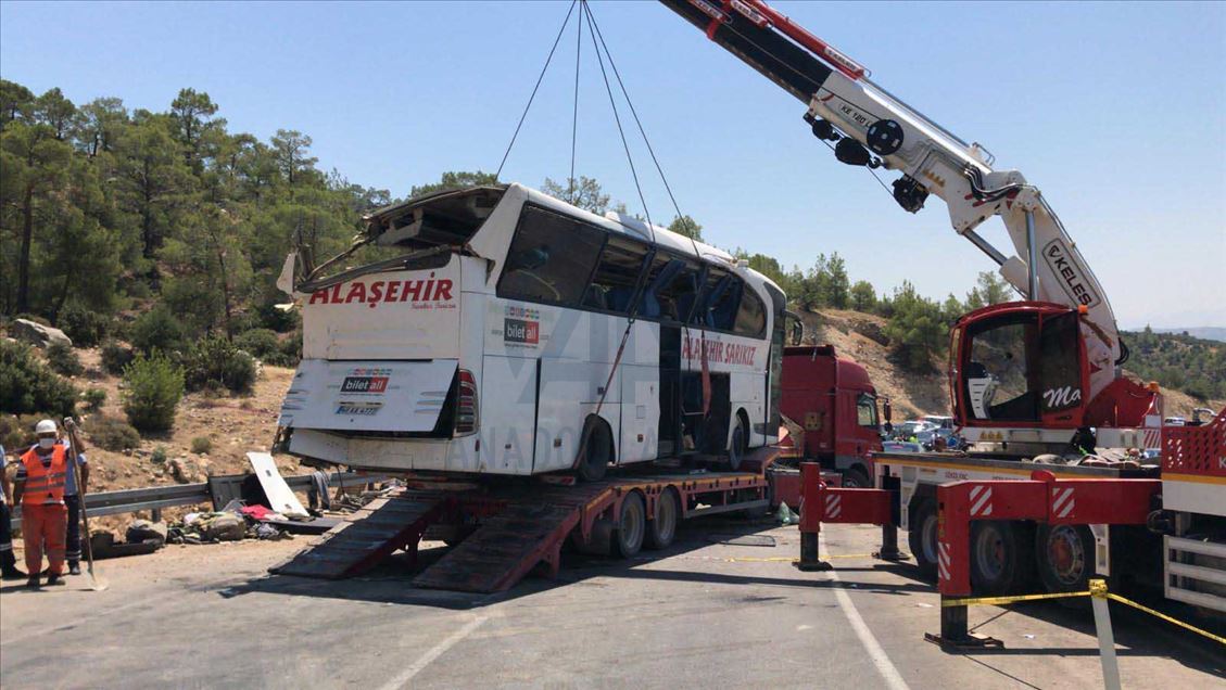 يجري وزير الدفاع التركي خلوصي أكار
